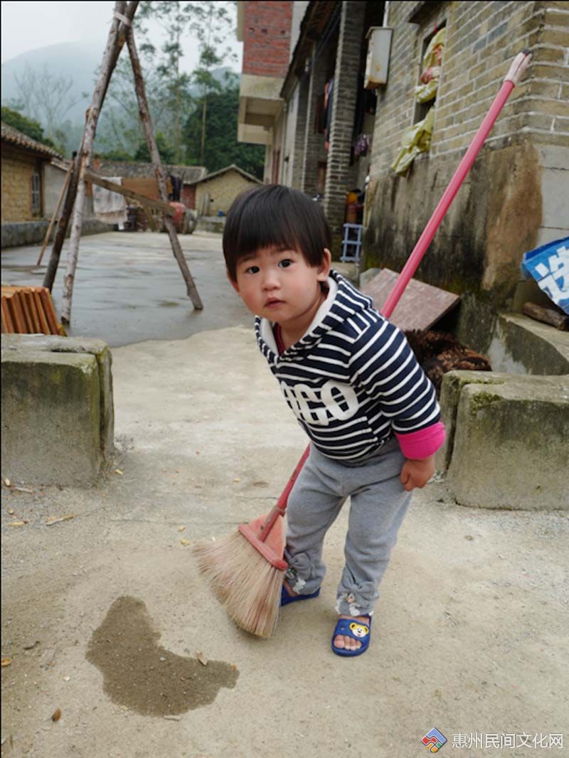 CBGCC@Q)6`Z1@KJ~F(A0{ID.jpg